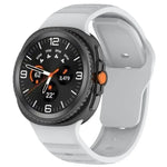 สายรัดนาฬิกาซิลิโคนลายจุดพร้อมหัวเข็มขัดปลดเร็ว สำหรับ Samsung Galaxy Watch8 / Watch8 Classic
