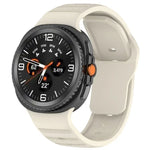 สายรัดนาฬิกาซิลิโคนลายจุดพร้อมหัวเข็มขัดปลดเร็ว สำหรับ Samsung Galaxy Watch8 / Watch8 Classic