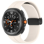 สายรัดนาฬิกาซิลิโคนหัวเข็มขัดแม่เหล็กพับได้ สำหรับ Samsung Galaxy Watch8 / Watch8 Classic