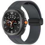 สายรัดนาฬิกาซิลิโคนหัวเข็มขัดแม่เหล็กพับได้ สำหรับ Samsung Galaxy Watch8 / Watch8 Classic