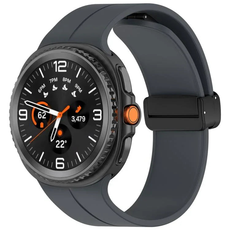 สายรัดนาฬิกาซิลิโคนหัวเข็มขัดแม่เหล็กพับได้ สำหรับ Samsung Galaxy Watch8 / Watch8 Classic