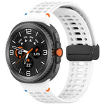 สายรัดนาฬิกาซิลิโคนเย็บระบายอากาศหัวเข็มขัดสีดำแม่เหล็ก สำหรับ Samsung Galaxy Watch8 / Watch8 Classic
