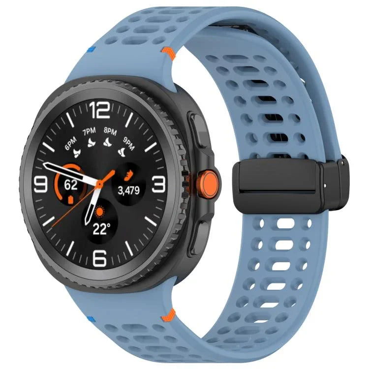 สายรัดนาฬิกาซิลิโคนเย็บระบายอากาศหัวเข็มขัดสีดำแม่เหล็ก สำหรับ Samsung Galaxy Watch8 / Watch8 Classic