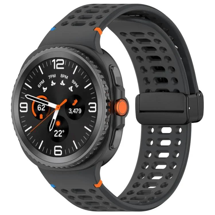 สายรัดนาฬิกาซิลิโคนเย็บระบายอากาศหัวเข็มขัดสีดำแม่เหล็ก สำหรับ Samsung Galaxy Watch8 / Watch8 Classic