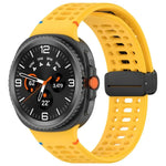 สายรัดนาฬิกาซิลิโคนเย็บระบายอากาศหัวเข็มขัดสีดำแม่เหล็ก สำหรับ Samsung Galaxy Watch8 / Watch8 Classic