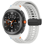 สายรัดนาฬิกาซิลิโคนเย็บระบายอากาศหัวเข็มขัดสีดำแม่เหล็ก สำหรับ Samsung Galaxy Watch8 / Watch8 Classic