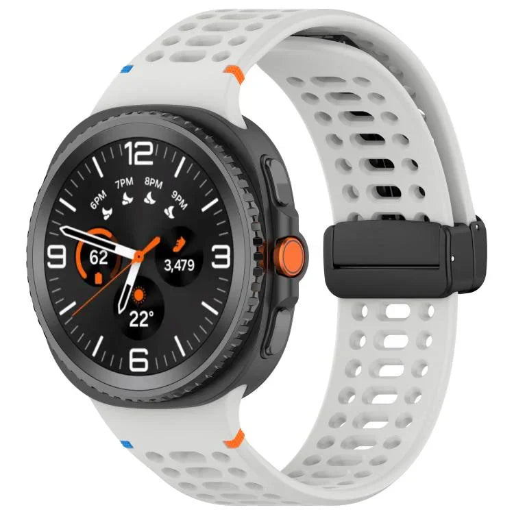 สายรัดนาฬิกาซิลิโคนเย็บระบายอากาศหัวเข็มขัดสีดำแม่เหล็ก สำหรับ Samsung Galaxy Watch8 / Watch8 Classic