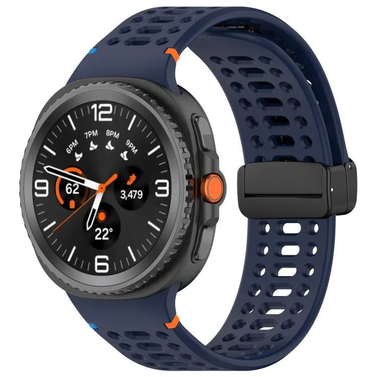 สายรัดนาฬิกาซิลิโคนเย็บระบายอากาศหัวเข็มขัดสีดำแม่เหล็ก สำหรับ Samsung Galaxy Watch8 / Watch8 Classic