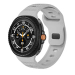 สายรัดนาฬิกาซิลิโคนหัวเข็มขัดสีดำลายจุด สำหรับ Samsung Galaxy Watch8 / Watch8 Classic