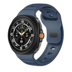 สายรัดนาฬิกาซิลิโคนหัวเข็มขัดสีดำลายจุด สำหรับ Samsung Galaxy Watch8 / Watch8 Classic