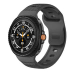 สายรัดนาฬิกาซิลิโคนหัวเข็มขัดสีดำลายจุด สำหรับ Samsung Galaxy Watch8 / Watch8 Classic