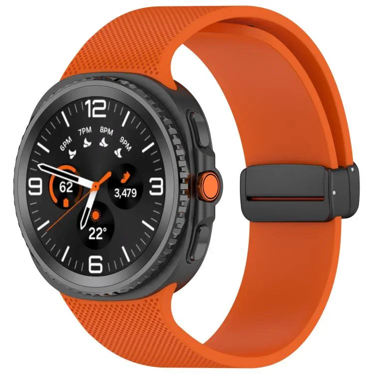สายรัดนาฬิกาซิลิโคนหัวเข็มขัดแม่เหล็กลายสก็อตเล็ก สำหรับ Samsung Galaxy Watch8 / Watch8 Classic
