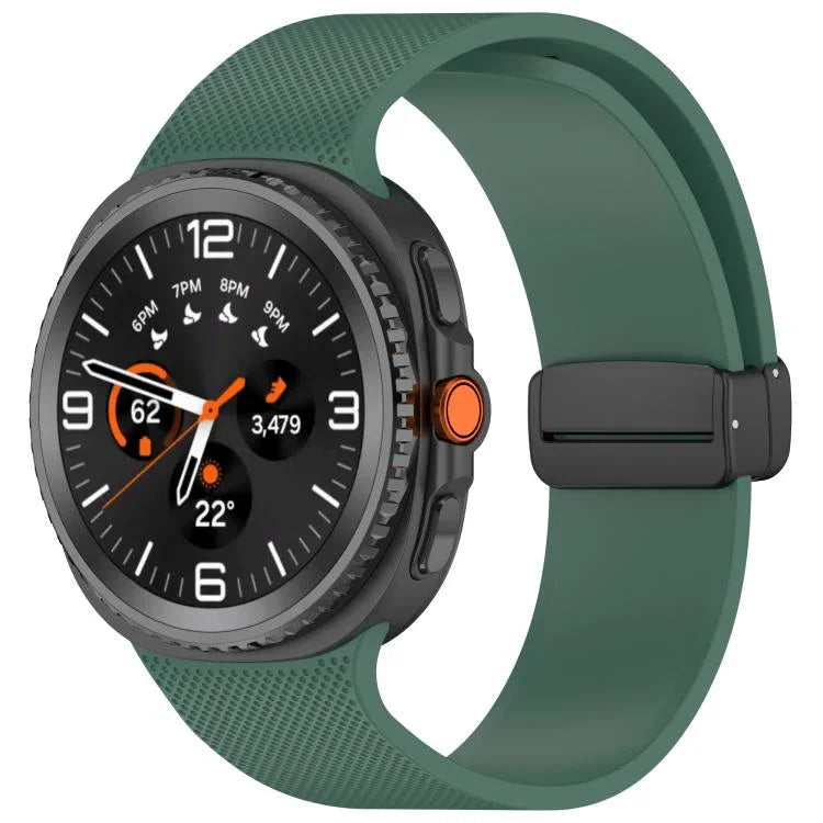 สายรัดนาฬิกาซิลิโคนหัวเข็มขัดแม่เหล็กลายสก็อตเล็ก สำหรับ Samsung Galaxy Watch8 / Watch8 Classic