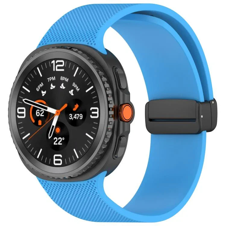 สายรัดนาฬิกาซิลิโคนหัวเข็มขัดแม่เหล็กลายสก็อตเล็ก สำหรับ Samsung Galaxy Watch8 / Watch8 Classic