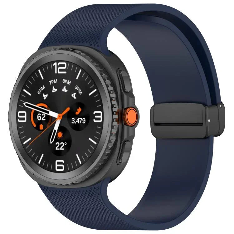 สายรัดนาฬิกาซิลิโคนหัวเข็มขัดแม่เหล็กลายสก็อตเล็ก สำหรับ Samsung Galaxy Watch8 / Watch8 Classic