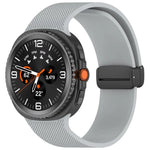 สายรัดนาฬิกาซิลิโคนหัวเข็มขัดแม่เหล็กลายสก็อตเล็ก สำหรับ Samsung Galaxy Watch8 / Watch8 Classic