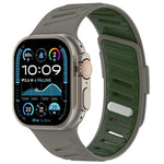 สายรัดนาฬิกาซิลิโคนสองสีระบายอากาศพร้อมหัวเข็มขัดเฉียง สำหรับ Apple Watch 46mm / 49mm / 45mm / 44mm