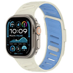 สายรัดนาฬิกาซิลิโคนสองสีระบายอากาศพร้อมหัวเข็มขัดเฉียง สำหรับ Apple Watch 46mm / 49mm / 45mm / 44mm