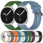 สายซิลิโคนหัวเข็มขัดสีดำลายสน สำหรับ Samsung Galaxy Watch8 / Watch8 Classic