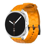 สายซิลิโคนสีพื้นลายลูกฟุตบอล สำหรับ Samsung Galaxy Watch8 / Watch8 Classic