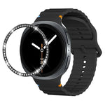 สายรัดนาฬิกาซิลิโคนขอบเพชรพร้อมหัวเข็มขัดสีเย็บลายคลื่น สำหรับ Samsung Galaxy Watch8 44 มม. และ 40 มม.