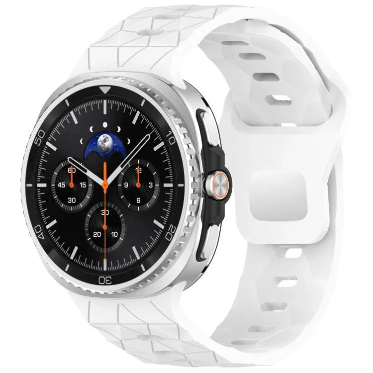 สายรัดนาฬิกาซิลิโคนหัวเข็มขัดเหล็กกลับด้านลายฟุตบอล สำหรับ Samsung Galaxy Watch8 / Watch8 Classic