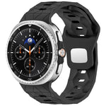 สายรัดนาฬิกาซิลิโคนหัวเข็มขัดเหล็กกลับด้านลายฟุตบอล สำหรับ Samsung Galaxy Watch8 / Watch8 Classic