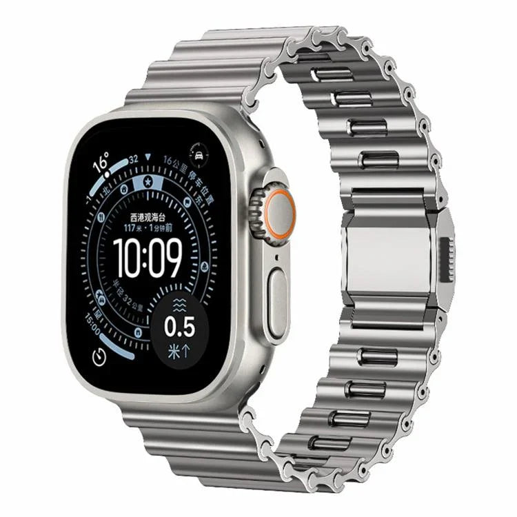 สายรัดนาฬิกาสแตนเลสสตีลหัวเข็มขัดแม่เหล็กลายคลื่นทะเล สำหรับ Apple Watch ขนาด 46 มม. / 49 มม. / 45 มม. / 44 มม.
