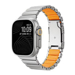สายรัดนาฬิกาซิลิโคนโลหะไทเทเนียมสองสีพร้อมหัวเข็มขัดเต่า สำหรับ Apple Watch ขนาด 46 มม. / 49 มม. / 45 มม. / 44 มม.