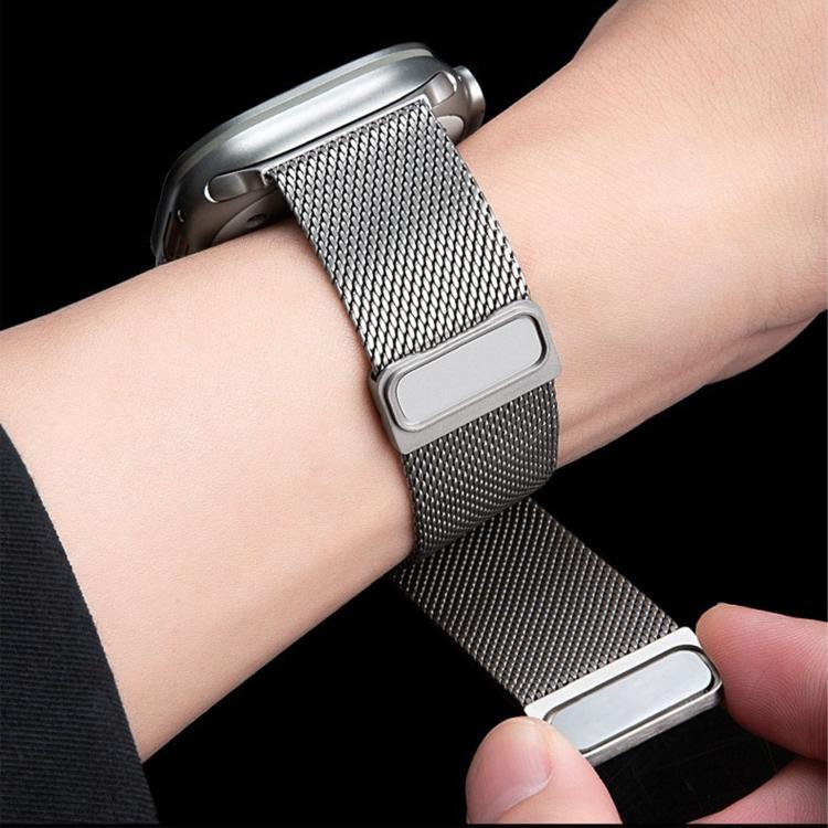 สายรัดนาฬิกาโลหะไทเทเนียมเต็มรูปแบบหัวเข็มขัดแม่เหล็กมิลานีส สำหรับ Apple Watch 46mm / 49mm / 45mm / 44mm