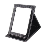 กระจกเครื่องสำอางหนังทรงสี่เหลี่ยมลายจระเข้ แบบตั้งได้ สีดำ L 18x25.5x1.6CM, สีดำ M 15x20.5x1.6CM, สีดำ S 12x17.5x1.6CM, สีน้ำตาล L 18x25.5x1.6CM, สีน้ำตาล M 15x20.5x1.6CM, สีน้ำตาล S 12x17.5x1.6CM, สีแดง L 18x25.5x1.6CM, สีแดง M 15x20.5x1....