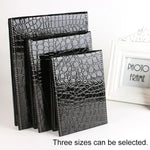 กระจกเครื่องสำอางหนังทรงสี่เหลี่ยมลายจระเข้ แบบตั้งได้ สีดำ L 18x25.5x1.6CM, สีดำ M 15x20.5x1.6CM, สีดำ S 12x17.5x1.6CM, สีน้ำตาล L 18x25.5x1.6CM, สีน้ำตาล M 15x20.5x1.6CM, สีน้ำตาล S 12x17.5x1.6CM, สีแดง L 18x25.5x1.6CM, สีแดง M 15x20.5x1....