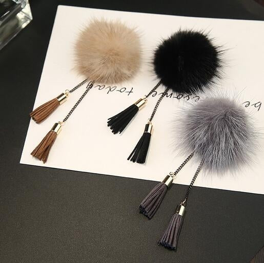 เข็มกลัดลูกบอลขน พร้อมสายพู่ สำหรับผู้หญิง สีเทา ดำ ทอง แดงไวน์