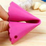 2 PCS Kitchen Peeling Garlic Press Garlic Peeler Does Not Hurt the Hand Silicone Garlic Peeler, Red, Blue