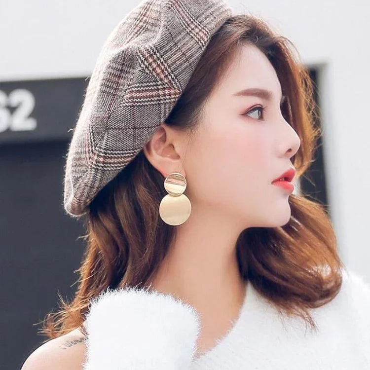 ต่างหูหยดโลหะรูปทรงกลมดีไซน์โดดเด่นสำหรับผู้หญิง เครื่องประดับ สีทอง สีเงิน