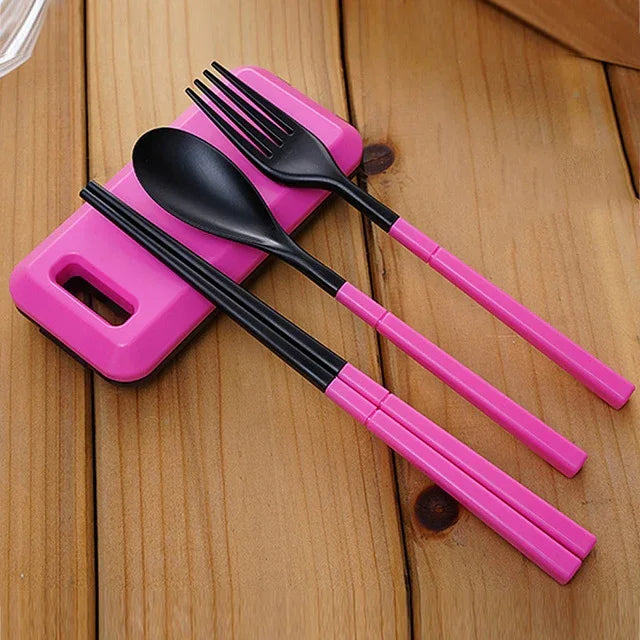 ชุดช้อนส้อมตะเกียบพับ ABS 3 in 1 พร้อมกล่องเก็บ สำหรับกลางแจ้ง ตั้งแคมป์ เดินป่า ชุดเครื่องใช้บนโต๊ะอาหาร