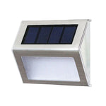ไฟติดผนังบันไดสแตนเลสพลังงานแสงอาทิตย์ 3 LED สำหรับสวนรั้วภายนอก 3 LED / 2 ชิ้น