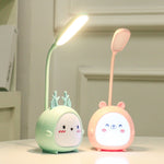 โคมไฟตั้งโต๊ะ LED ปกป้องสายตาแบบการ์ตูน YW2021 สำหรับนักเรียน ห้องนอนหอพัก พับได้ สีเขียวลูกแกะ ชมพูลูกแกะ น้ำตาลลูกแกะ น้ำเงินลูกกวาง ชมพูลูกกวาง น้ำตาลลูกกวาง เขียวลูกกวาง เขียวหมี ชมพูหมี น้ำตาลหมี น้ำเงินลูกแกะ