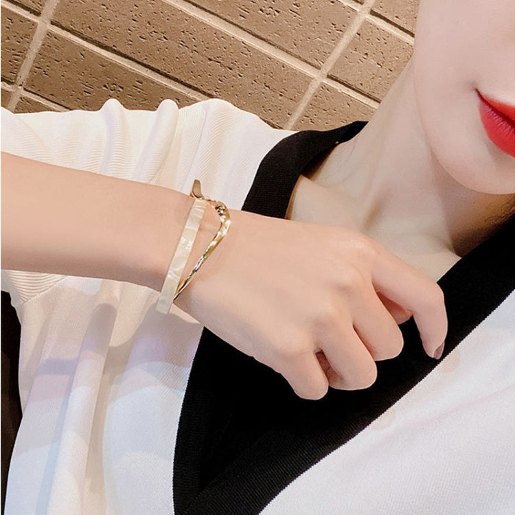 สร้อยข้อมือแผ่นเปลือกหอยสีขาว เครื่องประดับมือโลหะโค้ง, SL02-80