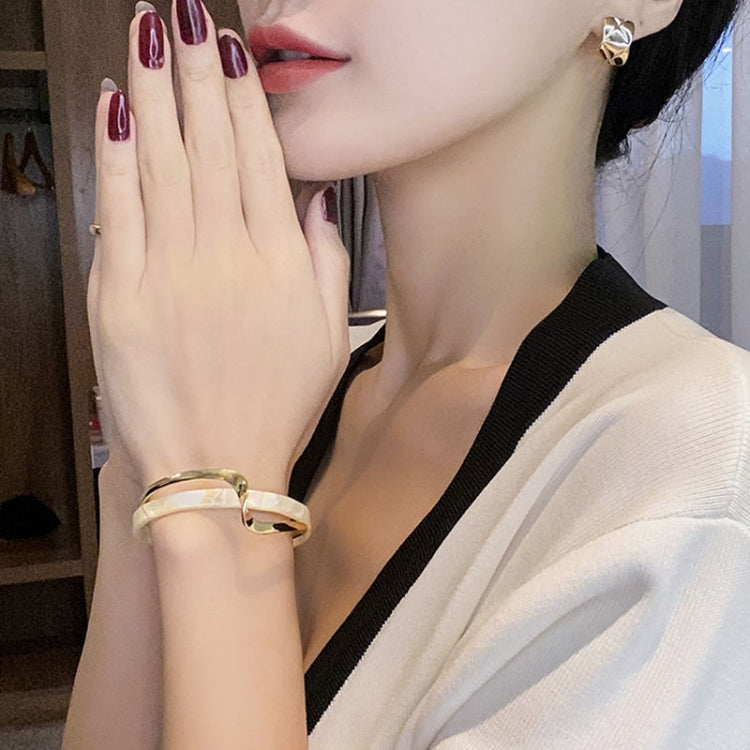 สร้อยข้อมือแผ่นเปลือกหอยสีขาว เครื่องประดับมือโลหะโค้ง, SL02-80