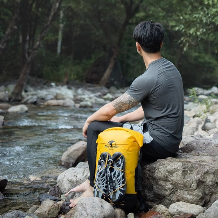 ถุงกันน้ำ Naturehike Wet Dry IPX6 สำหรับกิจกรรมกลางแจ้ง ริมทะเล ดำน้ำ ว่ายน้ำ และล่องแพ ขนาด 20L สีเขียวทหาร, 20L สีเหลือง, 30L สีเขียวทหาร, 30L สีเหลือง, 40L สีเขียวทหาร, 40L สีเหลือง