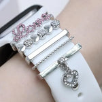 ชุด 5 ชิ้น สายสมาร์ตวอทช์กว้าง 21 มม. พร้อมแหวนตกแต่งโลหะตัวอักษร LOVE