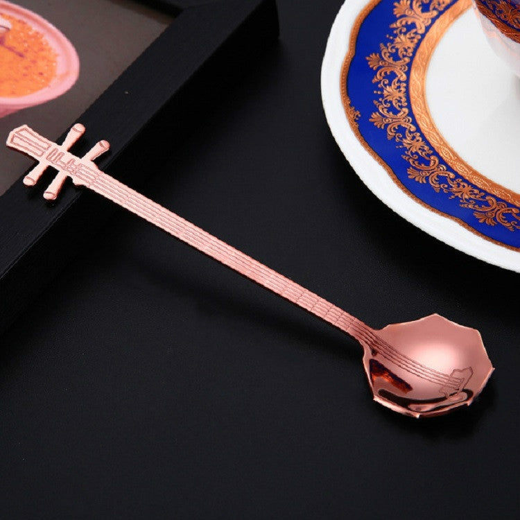 ช้อนคนกาแฟสแตนเลส รูปทรงเครื่องดนตรีสร้างสรรค์ กีตาร์สีเงิน แปดเหลี่ยมสีเงิน ลูทสีเงิน เหย่ชินสีเงิน กีตาร์ไทเทเนียมทอง แปดเหลี่ยมไทเทเนียมทอง ลูทไทเทเนียมทอง เหย่ชินไทเทเนียมทอง กีตาร์โรสโกลด์